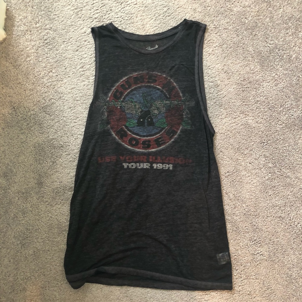 Dark grey Guns N’ Roses top
